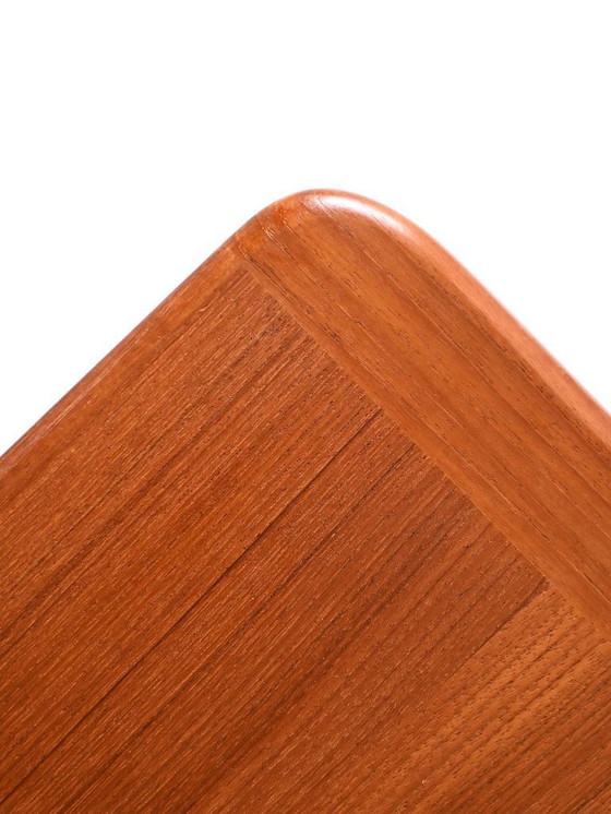 Image 1 of Table d'appoint scandinave en teck avec pieds tournés