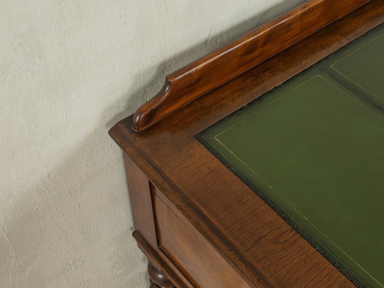 Image 1 of Scrivania in stile vittoriano degli anni '50