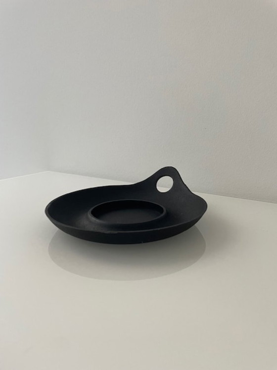 Image 1 of Portacandele dal design moderno in alluminio verniciato a polvere nero.