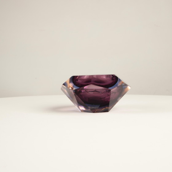 Sculpturale asbak toegeschreven aan Flavio Poli voor Seguso Vetri d’Arte 1970 – Tafelaccessoires (photo 21 of 25)