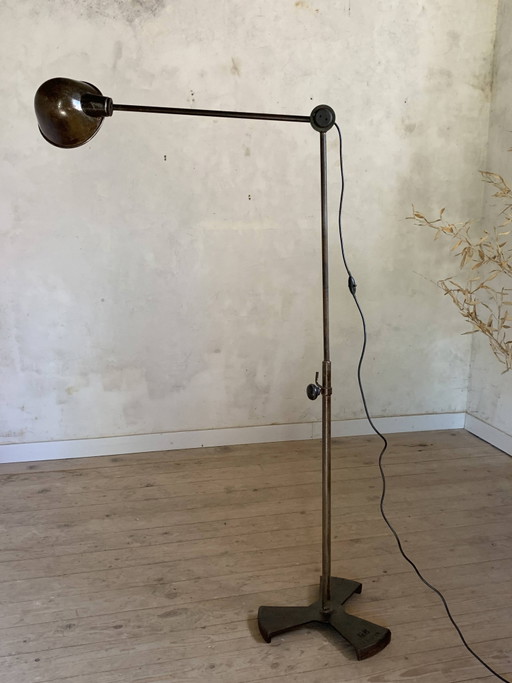 lampadaire industriel vintage pour atelier – vloerlampen, polished steel, Metal, Industrieel (photo 2 of 15)