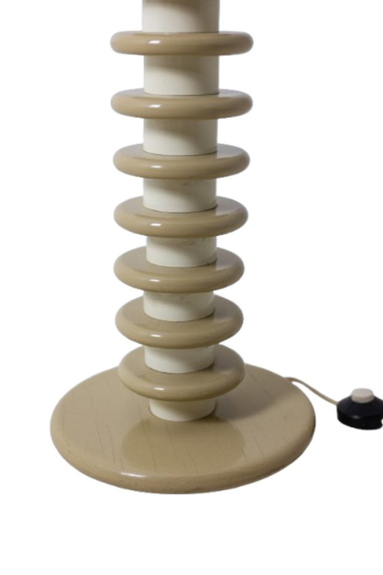 Image 1 of Ettore Sottsass. Floor lamp in white and beige lacquered wood. 1980s-90s