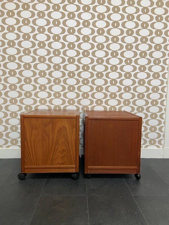 Image 1 of Set van 2 vintage Deense nachtkastjes/bijzettafels van teakhout