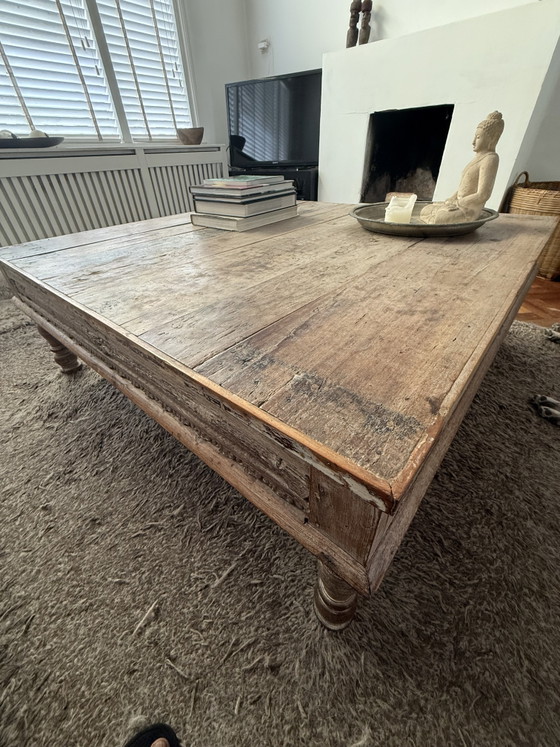 Indian wooden coffee table (121x121) (photo 4 of 6)