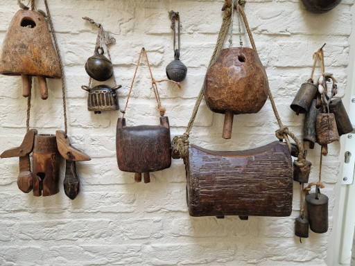 Besondere Sammlung von Kuhglocken und Glocken aus Asien und Afrika