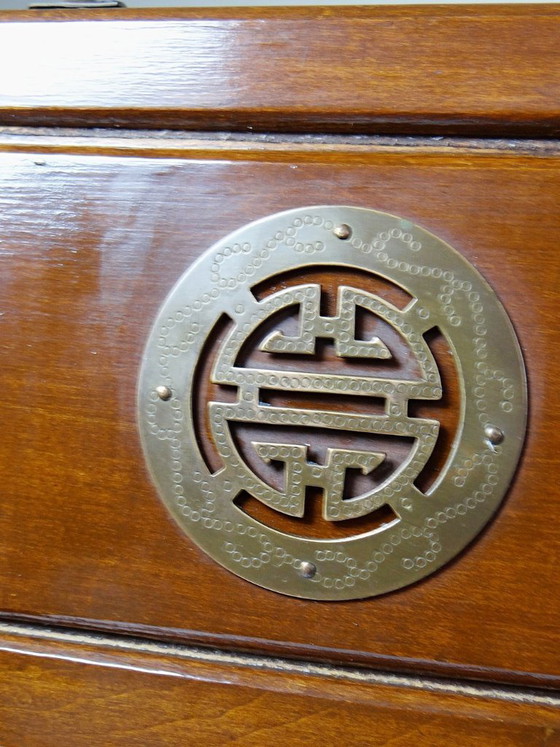 Image 1 of Scatola portagioie cinese vintage in legno, decorazione Shou con rame patinato, 1970-1980