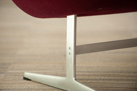 Image 1 of Fritz Hansen Schwanen-Sofa, 2-Sitzer