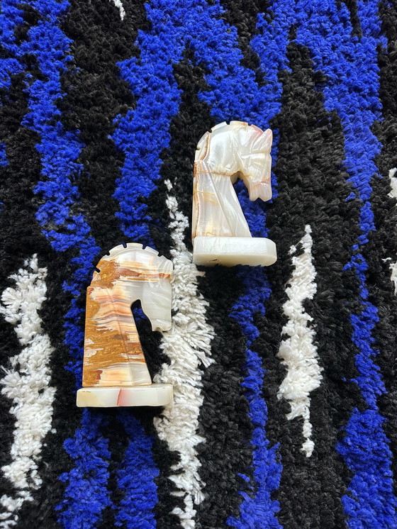 Image 1 of Cavalieri d'epoca in onice intagliati a mano