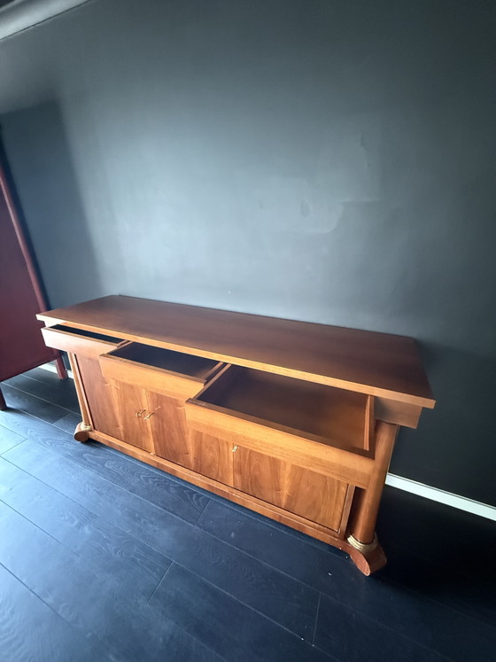 Image 1 of Elegante verfijnde Italiaanse buffetkast van uitmuntende kwaliteit