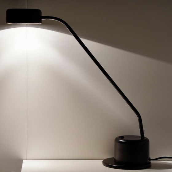 Image 1 of Minimalistische matzwarte bureaulamp – industrieel design uit het midden van de vorige eeuw