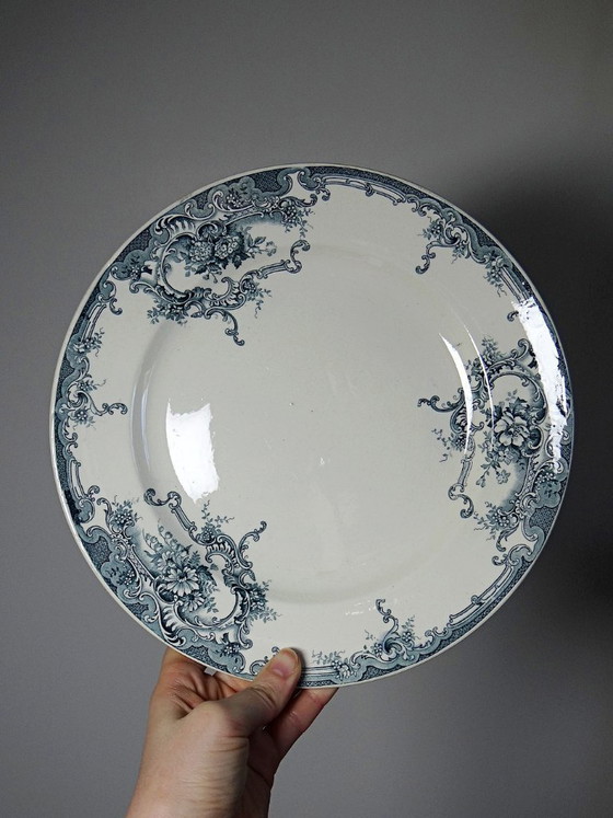 Image 1 of 6 assiettes anciennes Boch Frères Keramis modèle Dauphin décor bleu XIXe-XXe