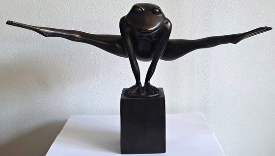 Image 1 of rana felice in un grande salto/rana grande salto bronzo