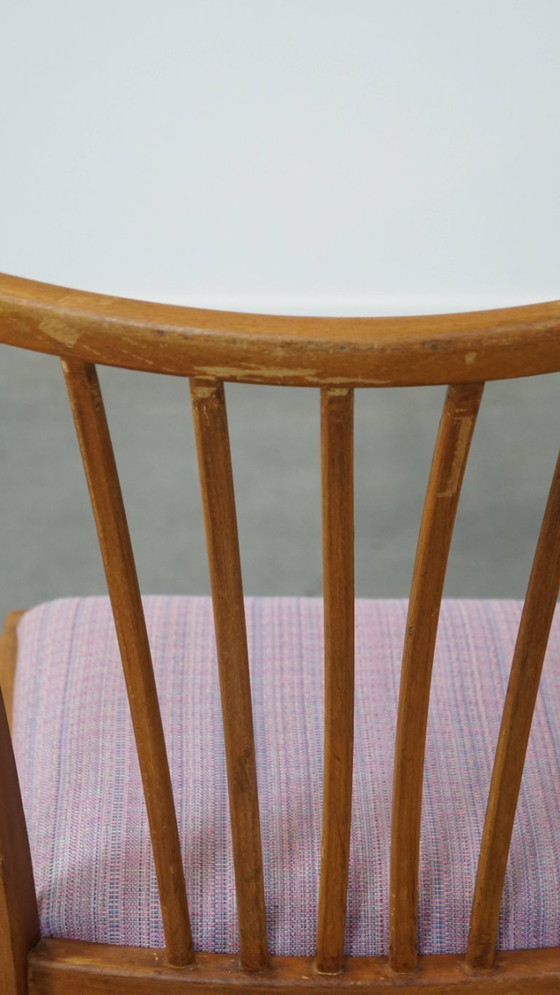 4 chaises de salle à manger vintage des années 70, avec assise en tissu et structure en bois. – Wood (photo 11 of 13)