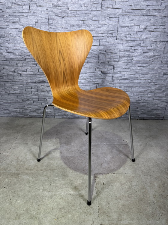 6 x Fritz Hansen Series 7 Butterfly Chair Walnut – Dining chairs, Wood, Chrome, Modern (photo 9 of 15)