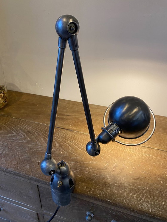 Image 1 of Lampe de bureau Jieldé jielde 2 bras de 40cm avec base étau graphite industriel Jean Louis Domecq 1950 vintage