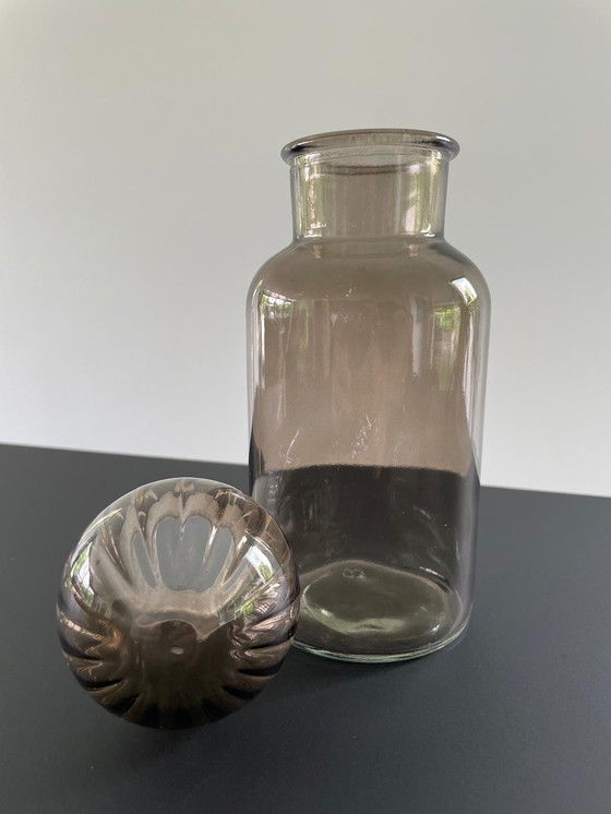 Image 1 of Decoratieve fles van grijs glas