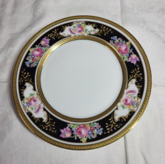 Image 1 of Ancienne Manufacture Royale de Limoges Porcelain and Gold Tableware France 1980 Set of 75