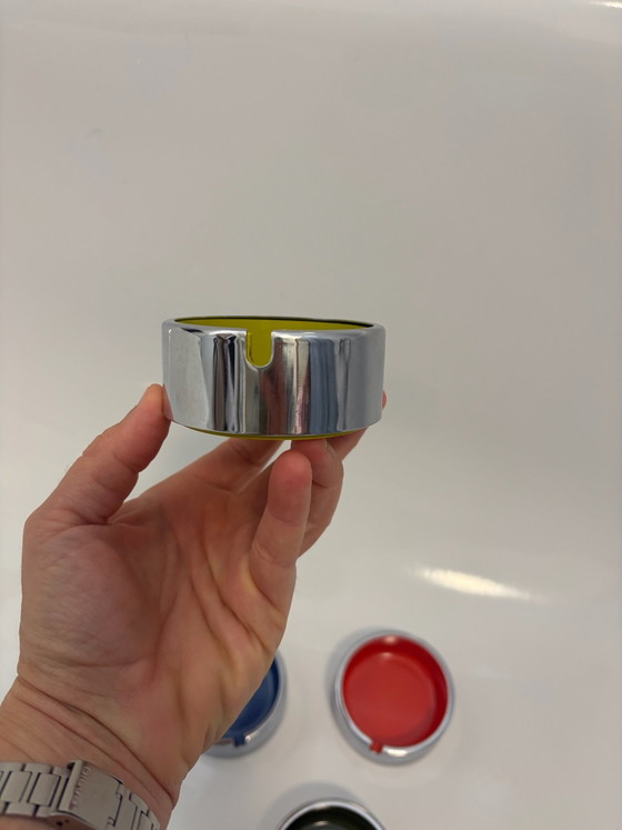 Space Age "Tower" Ashtray, Isamu Kenmochi for IPPAG, vintage 1970, Decorative Objects, Chrome, Plastic (photo 6 of 15)