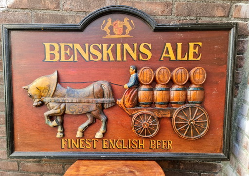 Insegna decorativa vintage in rilievo 3D in legno, realizzata a mano, della birra Benskins Ale.