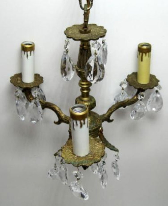 Image 1 of Lampadario antico piccolo in ottone e cristallo Hollywood Regency a 3 luci