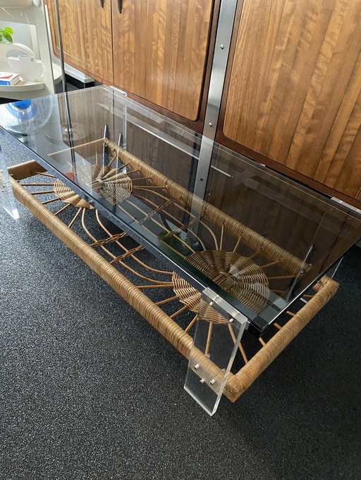 Table basse en chrome, lucite, verre fumé et rotin, Pays-Bas 1964