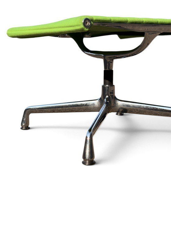 Auténtica butaca EA 124 y otomana EA 125 de Charles & Ray Eames (Vitra) - Verde – Sillones reclinables (photo 19 of 20)