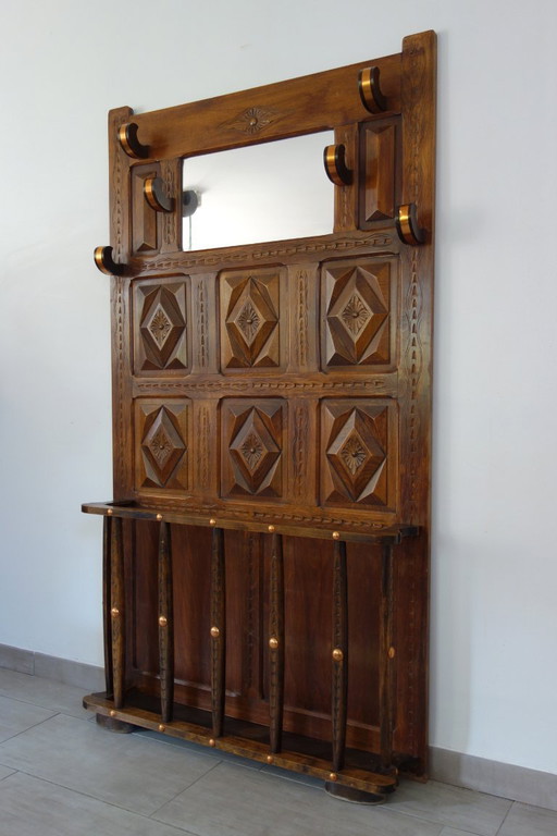 Garderobe kapstok houtsnijwerk volkskunst Frankrijk
