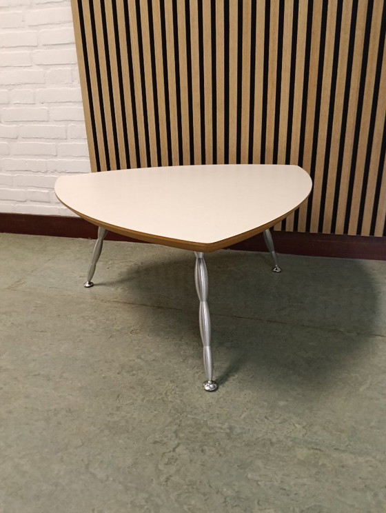 Mesa de centro de diseño – Mesas de centro, Wood, polished steel (photo 3 of 10)
