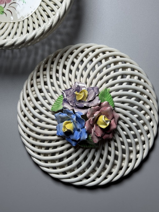 Image 1 of Grande cestino vintage in maiolica italiana con coperchio floreale