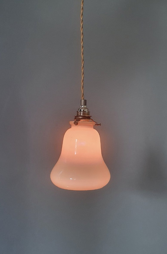 Image 1 of Suspension vintage - verre opalin - forme de poire