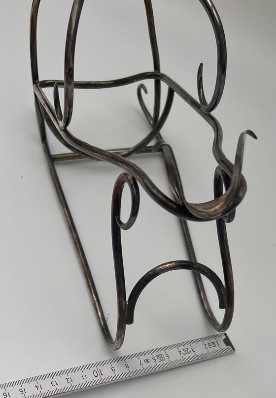 Image 1 of Portabottiglie/cestino per bottiglie di vino vintage a forma di slitta – metallo argentato – fatto a mano