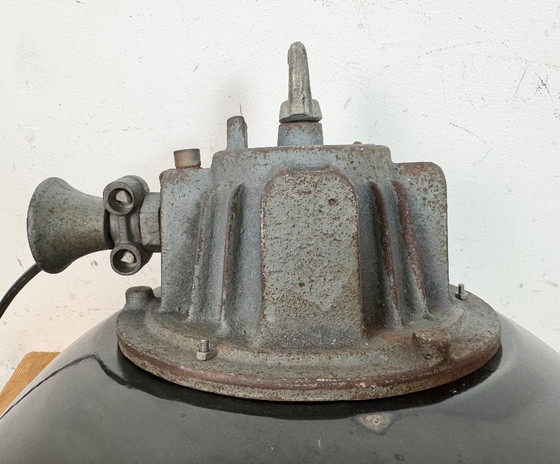 Image 1 of Industriële kooilamp van zwart emaille en gietijzer, jaren 60
