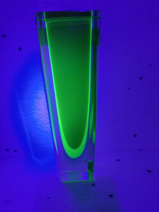 Murano Sommerso Glass Faceted Vase by Flavio Poli – Crystal (photo 9 of 12)