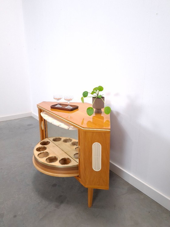 Image 1 of Mueble bar esquinero giratorio con espejo