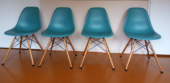 Image 1 of Vitra Eames DSW 4x