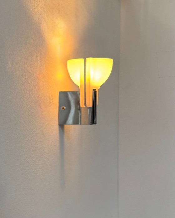 Image 1 of Coppia di applique vintage, metallo cromato e vetro sabbiato stampato, Italia, 1980