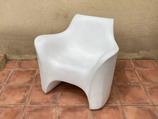 Tokyo Pop armchair by Tokujin YOSHIOKA. 