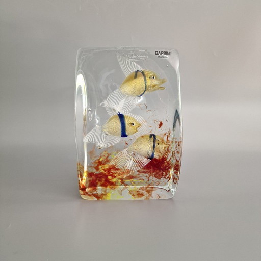Signed Murano glass aquarium with fish by Alfredo Barbini, 22 cm high, 6.5 kg, Italian vintage designer sculpture.