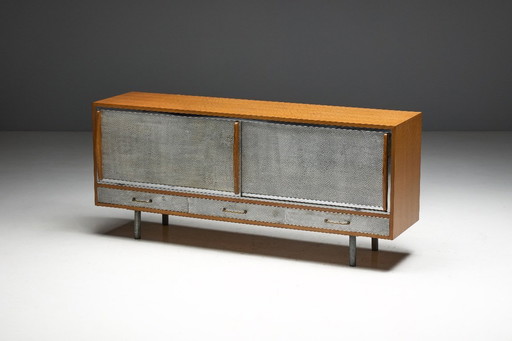 Mid-Century Modern Sideboard mit gehämmerter Metallfassade, Frankreich, 1960er