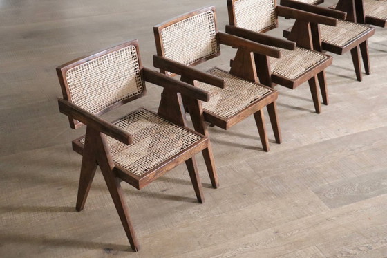 Image 1 of Ensemble de 8 chaises de bureau en rotin Pierre Jeanneret, Inde, années 1950