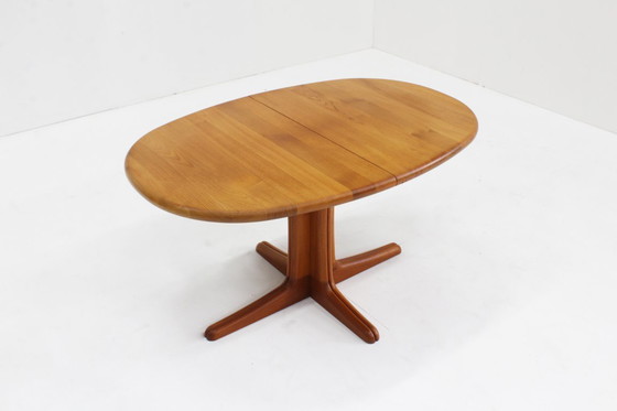 Image 1 of Table de salle à manger ovale extensible vintage danoise en teck massif