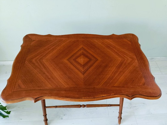 Image 1 of Mesa plegable antigua de madera torneada
