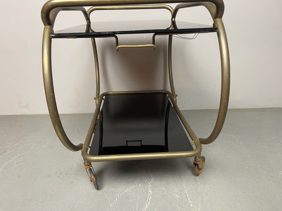 Elegante carrello bar in ottone e vetro nero di metà secolo, prodotto da Grünstadt, Germania, anni '50. (photo 10 of 15)