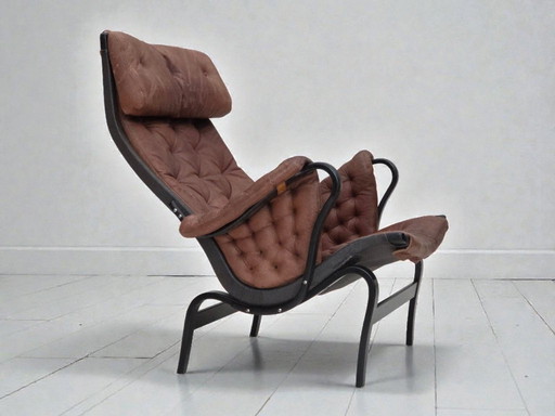 Jaren 70, Zweeds ontwerp van Bruno Mathsson, model "Pernilla", meubelleer.