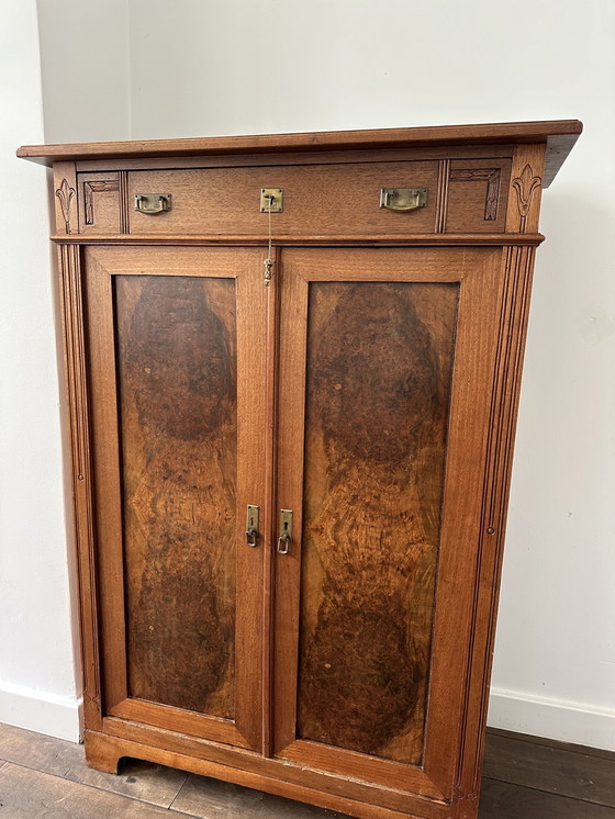 Image 1 of Armario de pared art déco antiguo / armario para niñas