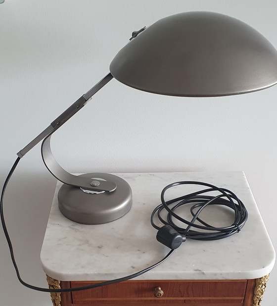 Image 1 of Industriële modernistische, beweegbare lamp, gesigneerd - Ontwerp van Ferdinand Solère, 1950 - Gelakt metaal en chroom