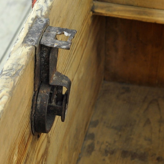 Image 1 of Coffre de mariée d'art populaire, année 1718