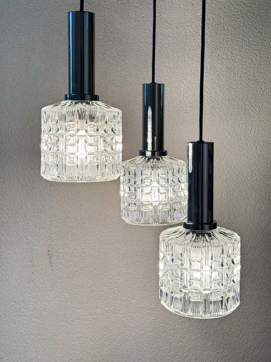 Image 1 of Lampe en cascade vintage, trois pendentifs, verre chromé de l'ère spatiale des années 1970