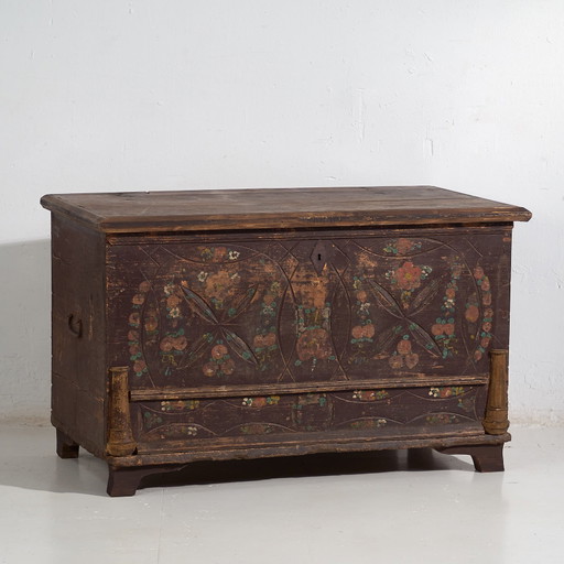 Antique bridal chest with carved vegetal decoration (c.1820) #10