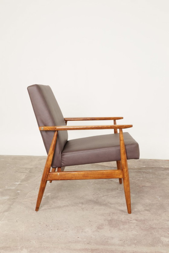 Image 1 of Sedia da salotto scandinava in pelle vegeta color taupe scuro Design classico in legno color noce